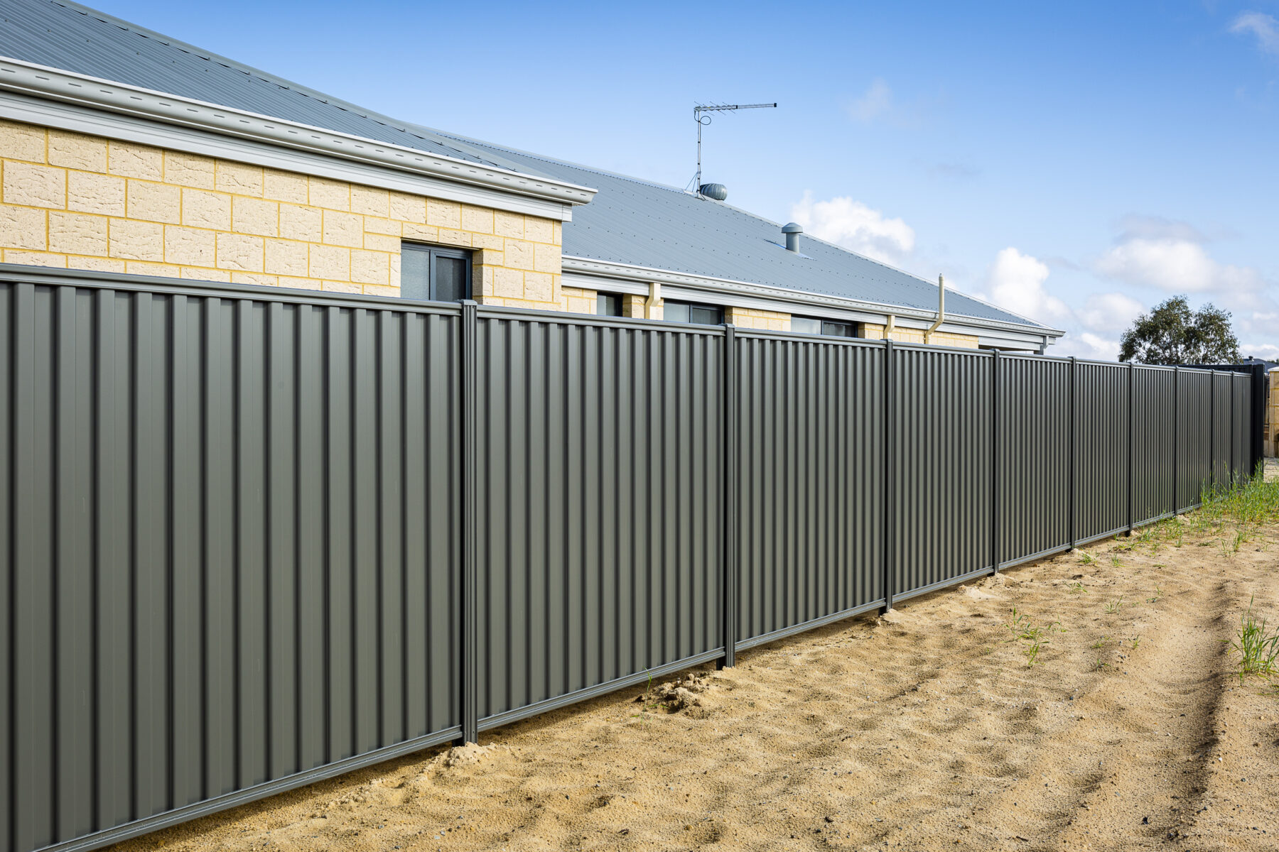 color_bond_fence_installation